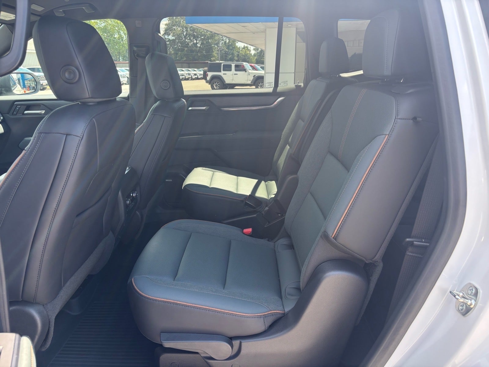 2024 GMC Acadia AT4