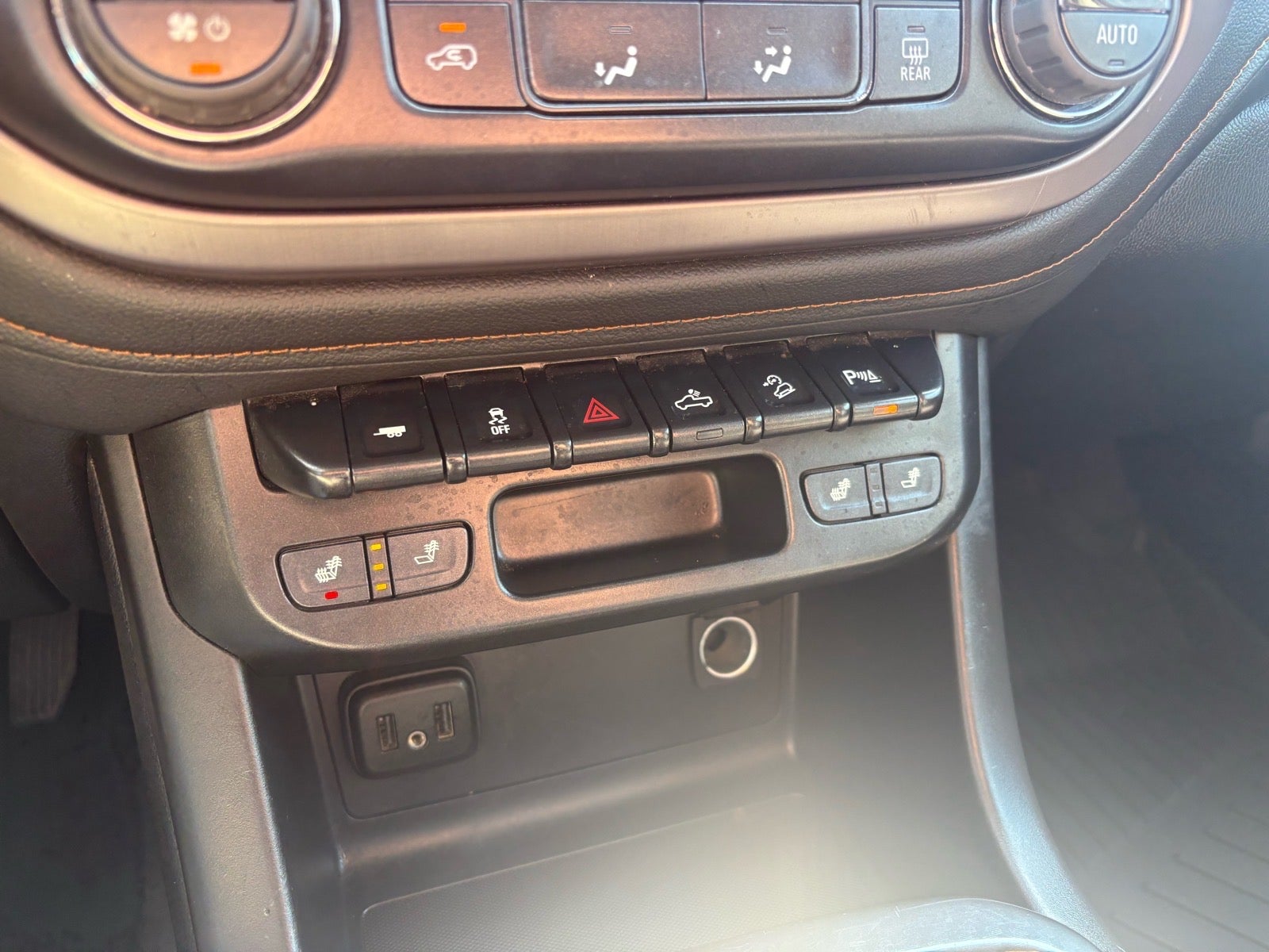 2021 GMC Canyon 4WD AT4 w/Leather