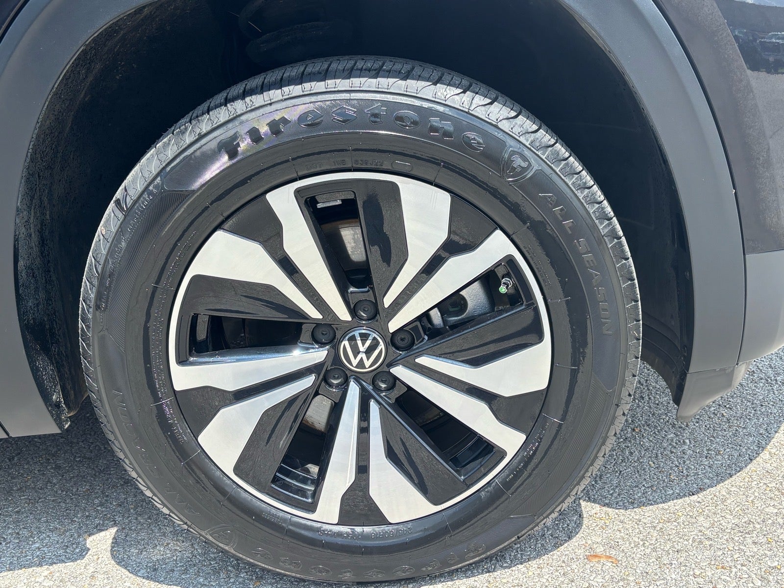2024 Volkswagen Atlas Cross Sport 2.0T SE