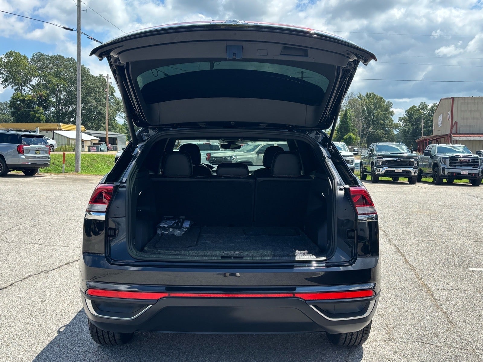 2024 Volkswagen Atlas Cross Sport 2.0T SE